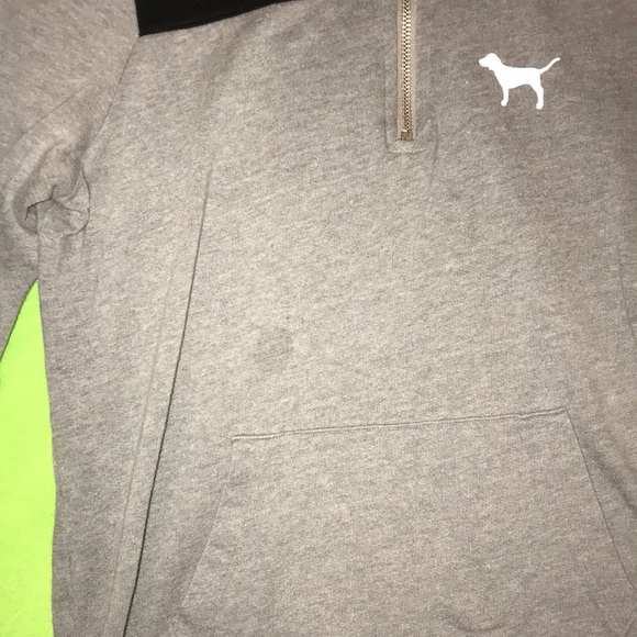 Victoria’s Secret 1/2 vip - Picture 3 of 5